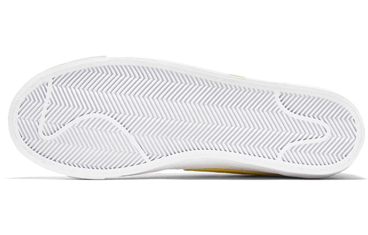 Lookbook Nike Blazer Low LTHR 'Putih' AO2788-100