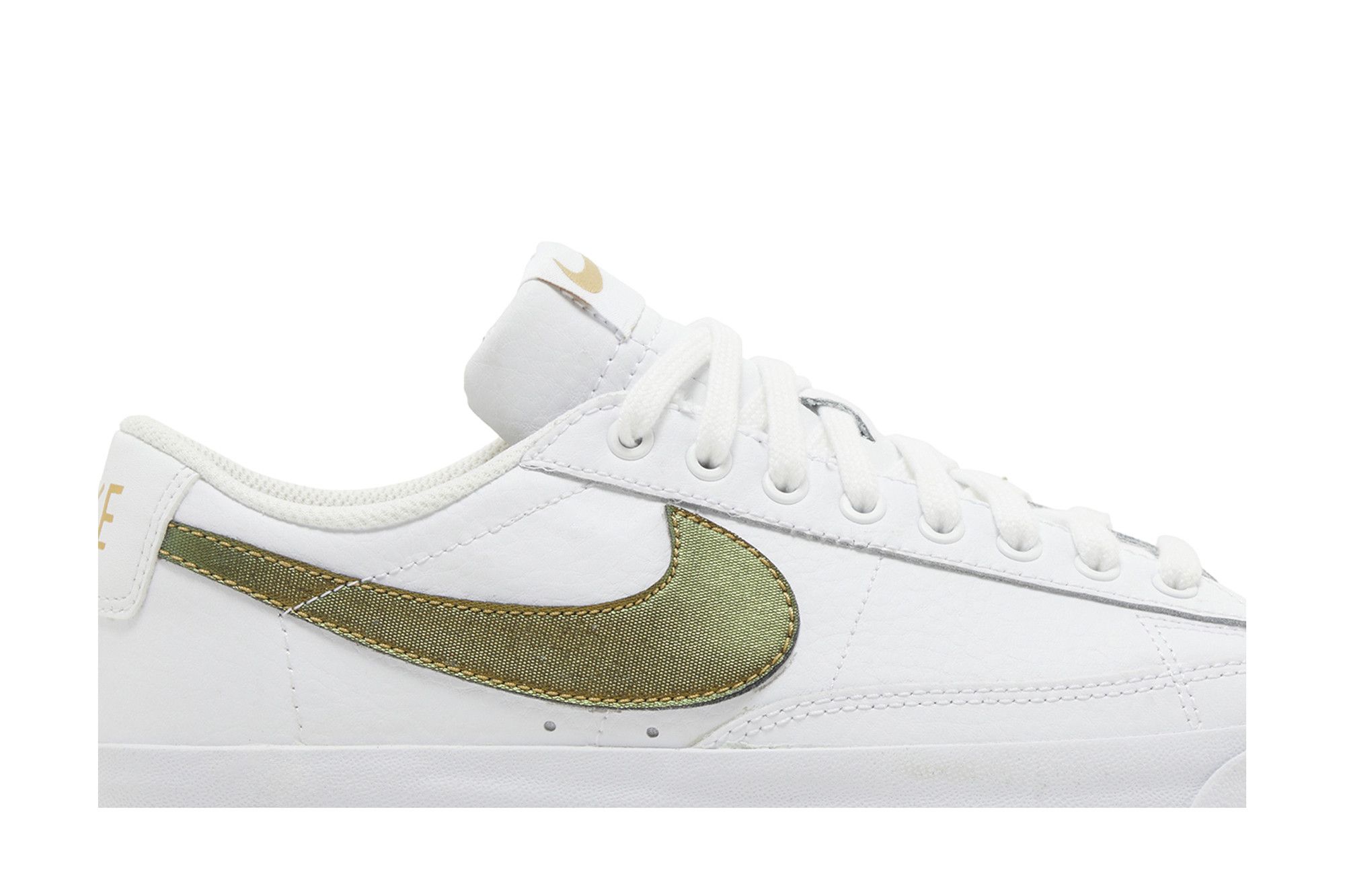 Order Nike Blazer Low Premium 'Putih Emas Metalik' BQ7460-101