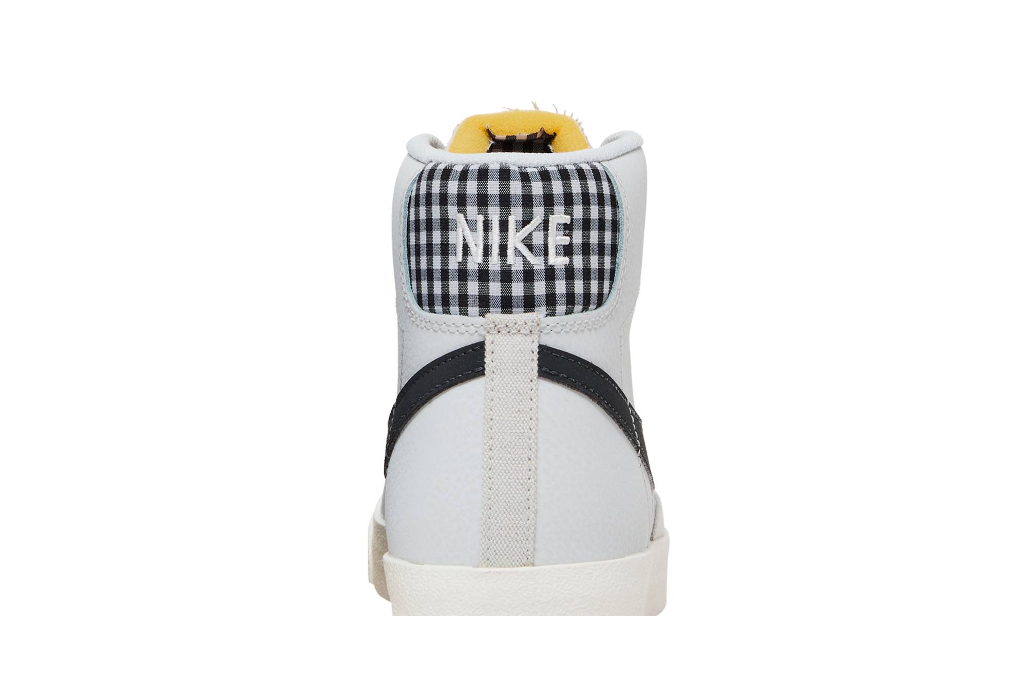 Sizing Nike Blazer Mid ’77 'Rekaan Segar' FJ4022-025