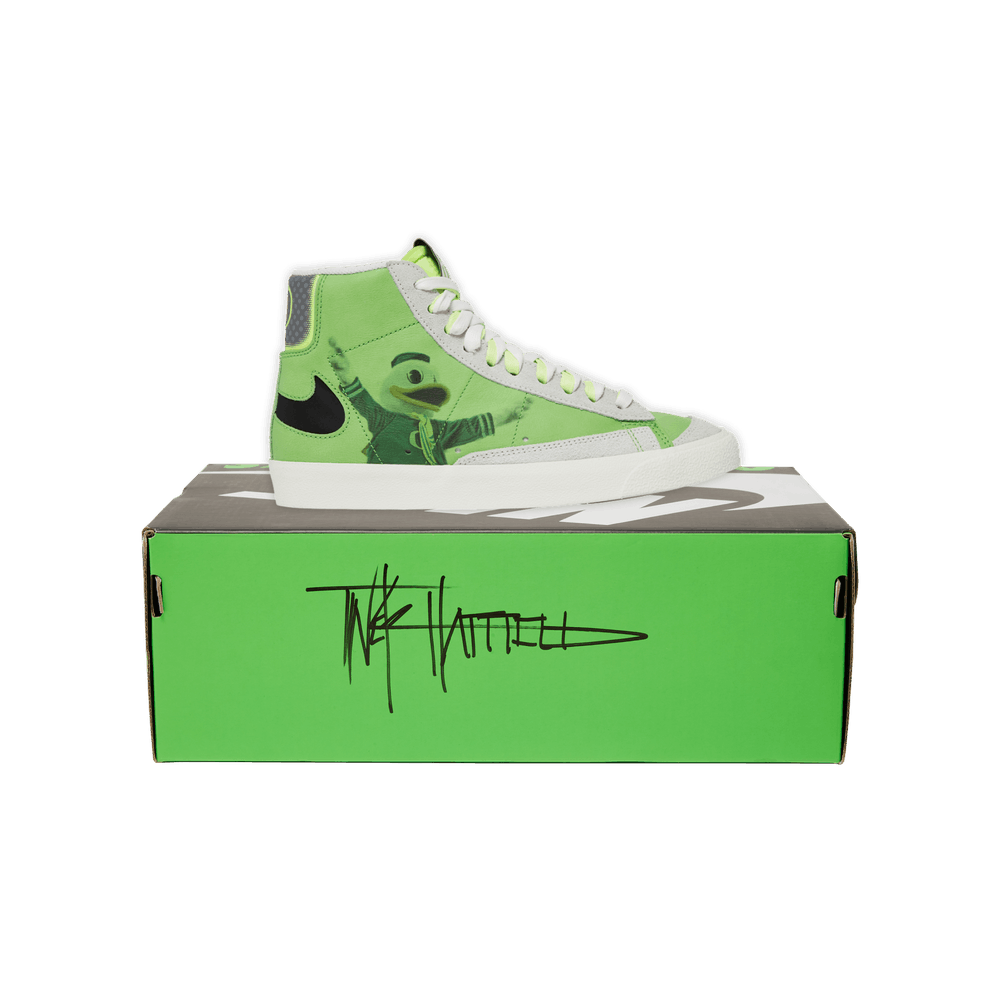 Nike Blazer Mid ’77 'University of Oregon Men's Basketball' Tinker Hatfield Signed Box FD0235-300-SIGNED-BOX