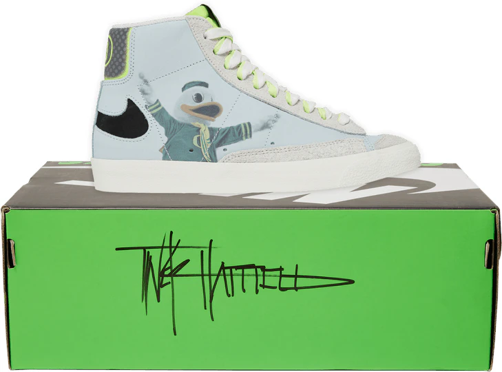 nike-blazer-mid-77-university-of-oregon-women-s-basketball-tinker-hatfield-signed-box