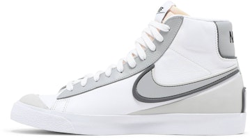 Nike Blazer Mid '77 Infinite 'Putih Kelabu Besi' DA7233-103 Lookbook Nike Blazer Mid '77 Infinite 'Putih Kelabu Besi' DA7233-103