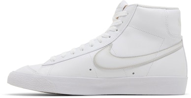 Nike Blazer Mid '77 Vintage 'Airbrush - Photon Dust' en Español FD6924-100 Lookbook Nike Blazer Mid '77 Vintage 'Airbrush - Photon Dust' en Español FD6924-100