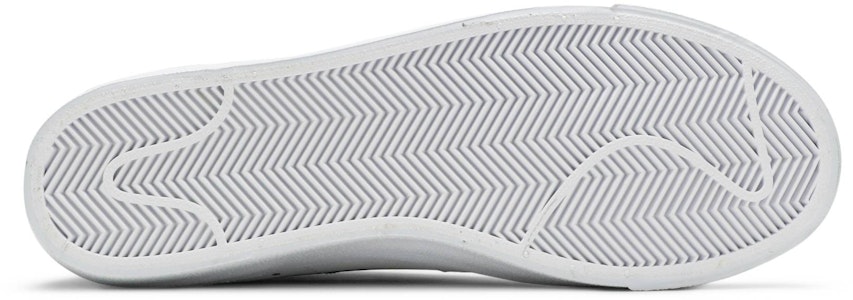 Nike Blazer Mid '77 Vintage 'Reverse Logo' Sepatu Pria - Logo Terbalik DA4651-100 Shop Nike Blazer Mid '77 Vintage 'Reverse Logo' Sepatu Pria - Logo Terbalik DA4651-100