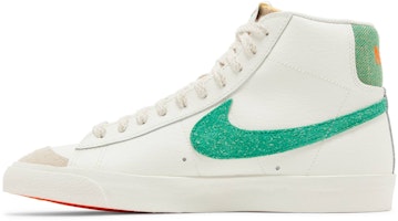 Nike Blazer Mid '77 Vintage 'Sail Stadium Green' - Hijau Stadium Lelaki Klasik FD0759-133 Lookbook Nike Blazer Mid '77 Vintage 'Sail Stadium Green' - Hijau Stadium Lelaki Klasik FD0759-133