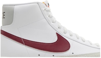 ナイキ ブレーザー MID '77 ヴィンテージ 白/ダークビートルート BQ6806-120 Order ナイキ ブレーザー MID '77 ヴィンテージ 白/ダークビートルート BQ6806-120