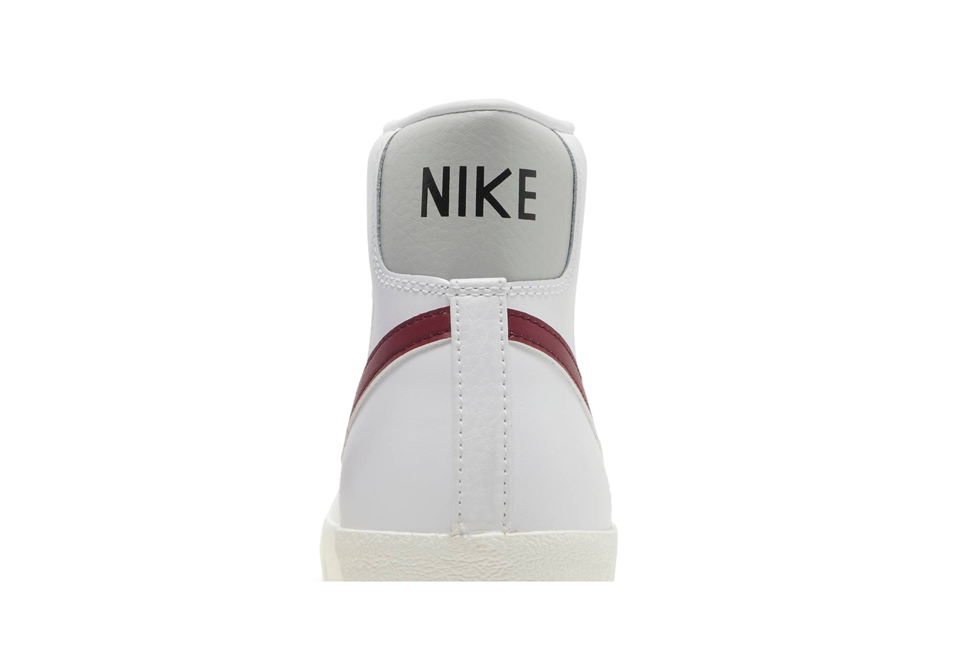 Sizing 나이키 블레이저 미드 '77 빈티지 '화이트 다크 비트루트' BQ6806-120