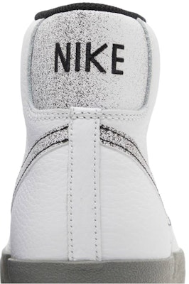 ナイキ ブレーザー MID クラシック (Nike Blazer MID Classic) DV7194-100 Sizing ナイキ ブレーザー MID クラシック (Nike Blazer MID Classic) DV7194-100