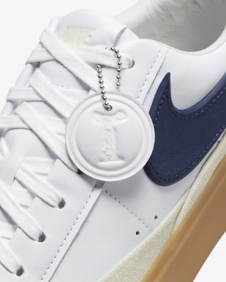 Nike Blazer Phantom Low 'Putih Summit Putih' HF3119-102 1