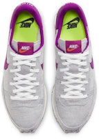 나이키 챌린저 OG '서밋 화이트 바이오텍' DD1108-100 Lookbook 나이키 챌린저 OG '서밋 화이트 바이오텍' DD1108-100