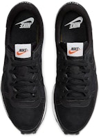 Nike Challenger OG SE 'Hitam Suede' CW7662-001 Shop Nike Challenger OG SE 'Hitam Suede' CW7662-001
