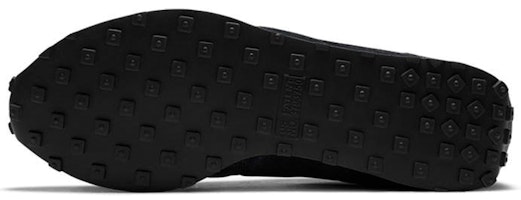 Nike Challenger OG SE 'Hitam Suede' CW7662-001 Details for Nike Challenger OG SE 'Hitam Suede' CW7662-001