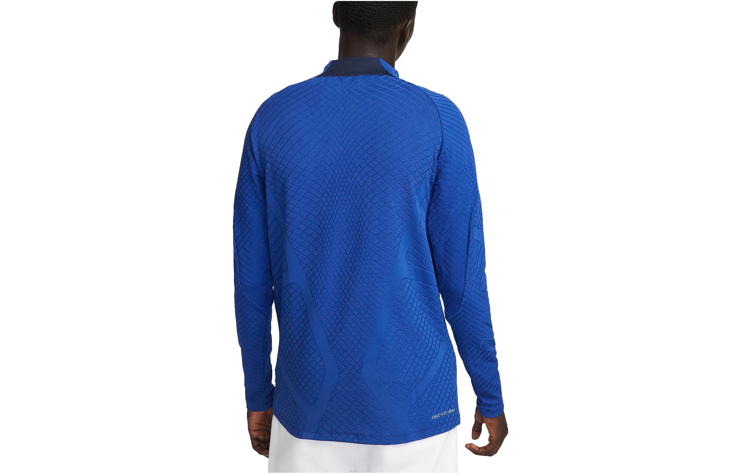 Lookbook 耐克切尔西球员版半拉链训练卫衣海军蓝（2022/23赛季）。 DJ8472-496