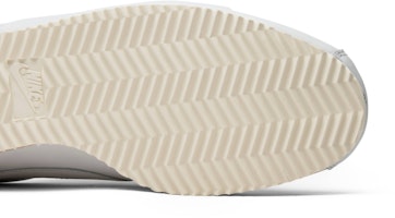 耐克经典 Cortez Kenny Moore 跑钉鞋 943088-100 Purchase 耐克经典 Cortez Kenny Moore 跑钉鞋 943088-100