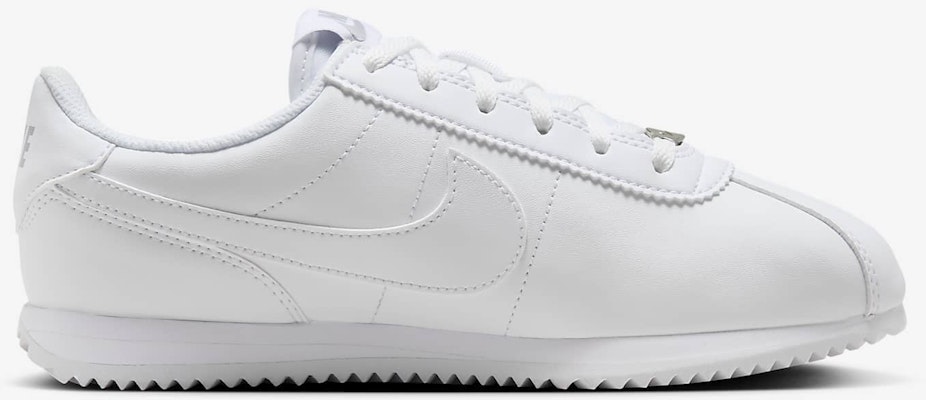 ナイキコルテッツ「ホワイトウルフグレー」 DM0950-107 Lookbook ナイキコルテッツ「ホワイトウルフグレー」 DM0950-107