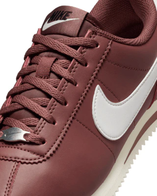 (JR) 耐克 Cortez 运动鞋 DM0950-200 Sizing (JR) 耐克 Cortez 运动鞋 DM0950-200