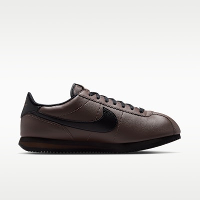 Nike Cortez Pelle Ironstone Baroque Brown Nero DM4044-005 Lookbook Nike Cortez Pelle Ironstone Baroque Brown Nero DM4044-005