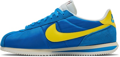 나이키 코르테즈 TXT '라이트 포토 블루 라이트닝' HF0263-402 Lookbook 나이키 코르테즈 TXT '라이트 포토 블루 라이트닝' HF0263-402