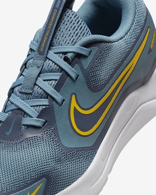(Youth) Nike Cosmic Runner 'Smokey Blue Thunder' HM4402-004 Sizing (Youth) Nike Cosmic Runner 'Smokey Blue Thunder' HM4402-004
