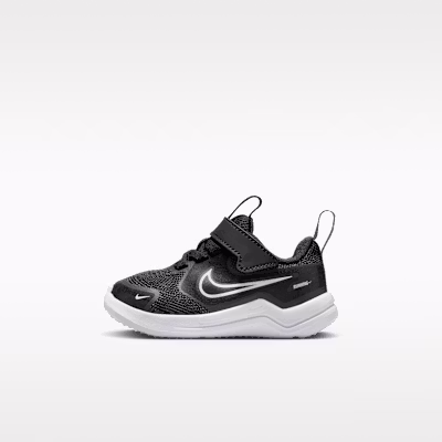 nike-cosmic-runner-black-anthracite-white-hm-4401-003