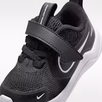 Sizing (TD) Nike Cosmic Runner 黑/深灰/白 HM4401-003