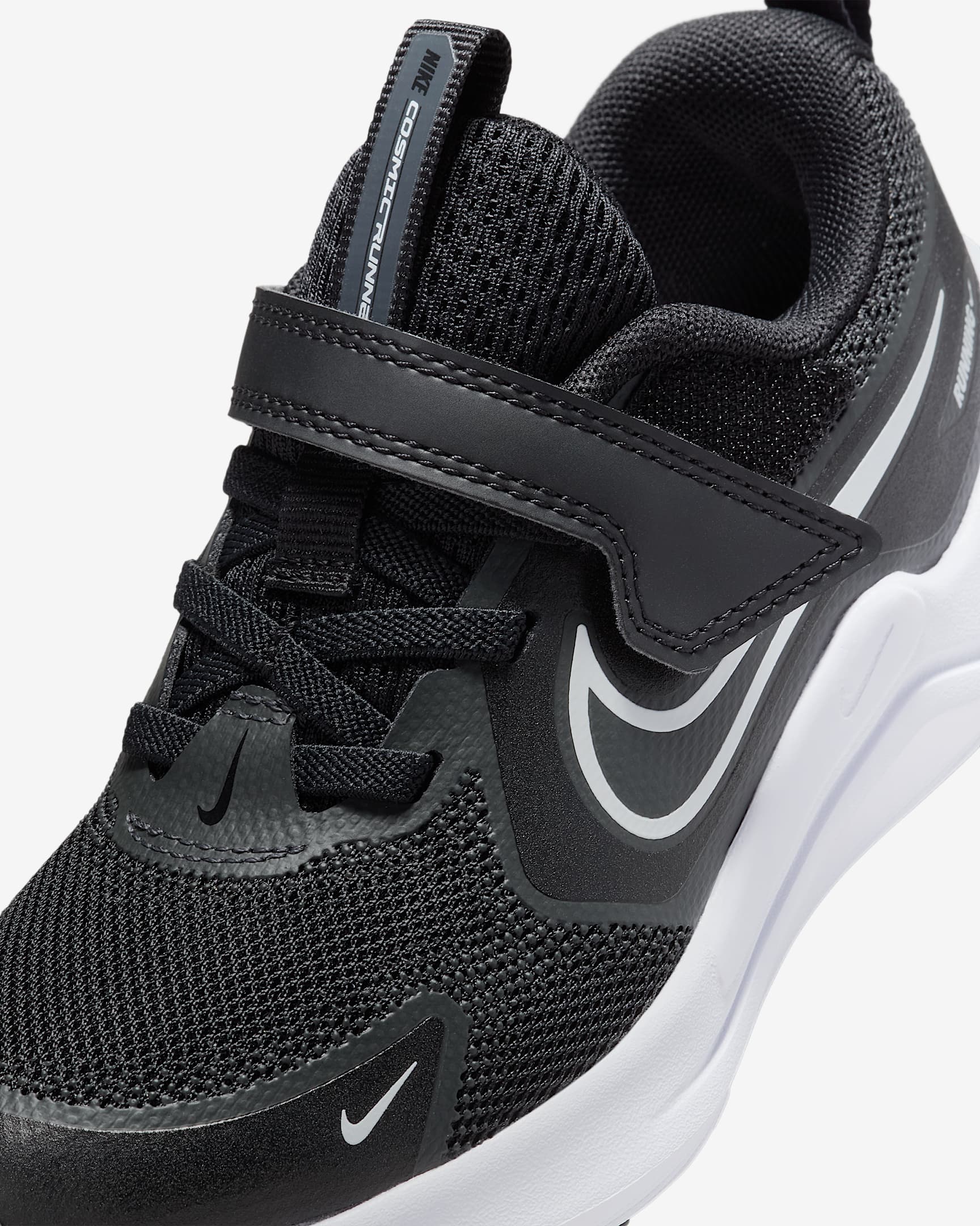 Sizing ナイキ コズミック ランナー HM4400-003