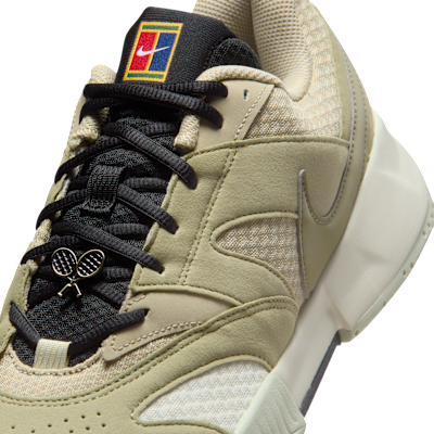 Sizing ナイキ コート ライト 4 ヘリテージ デザートカーキ/ニュートラルオリーブ HV1474-200