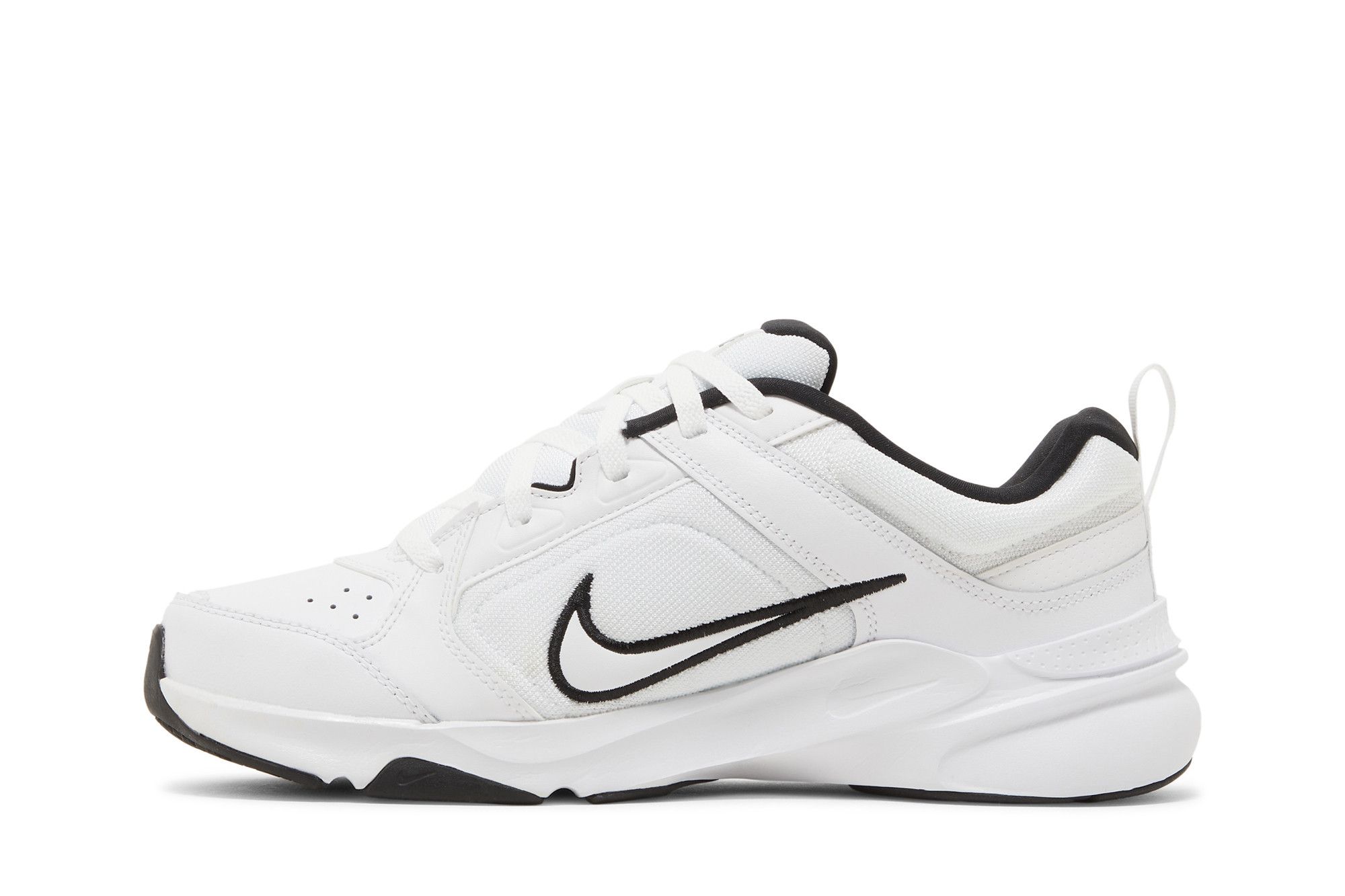 Shop Nike Defy All Day 'Putih Hitam' DJ1196-102