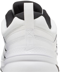 Nike Defy All Day 'Putih Hitam' DJ1196-102 Sizing Nike Defy All Day 'Putih Hitam' DJ1196-102