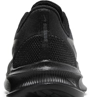 耐克Downshifter 10 '黑色铁灰' CI9981-002 Sizing 耐克Downshifter 10 '黑色铁灰' CI9981-002