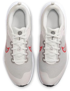 耐克 Downshifter 12 白金浅绯红跑鞋 DD9293-009 Lookbook 耐克 Downshifter 12 白金浅绯红跑鞋 DD9293-009