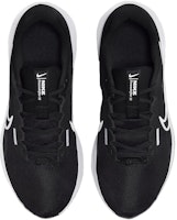 Nike Downshifter 13 Lebar Extra 'Hitam Putih' FJ1284-001 Lookbook Nike Downshifter 13 Lebar Extra 'Hitam Putih' FJ1284-001