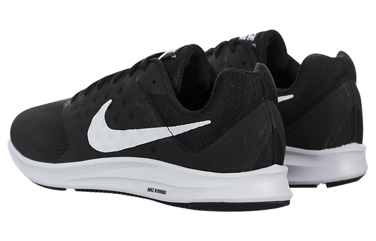 Lookbook 耐吉 Downshifter 7 男款低筒 跑步鞋 黑白色