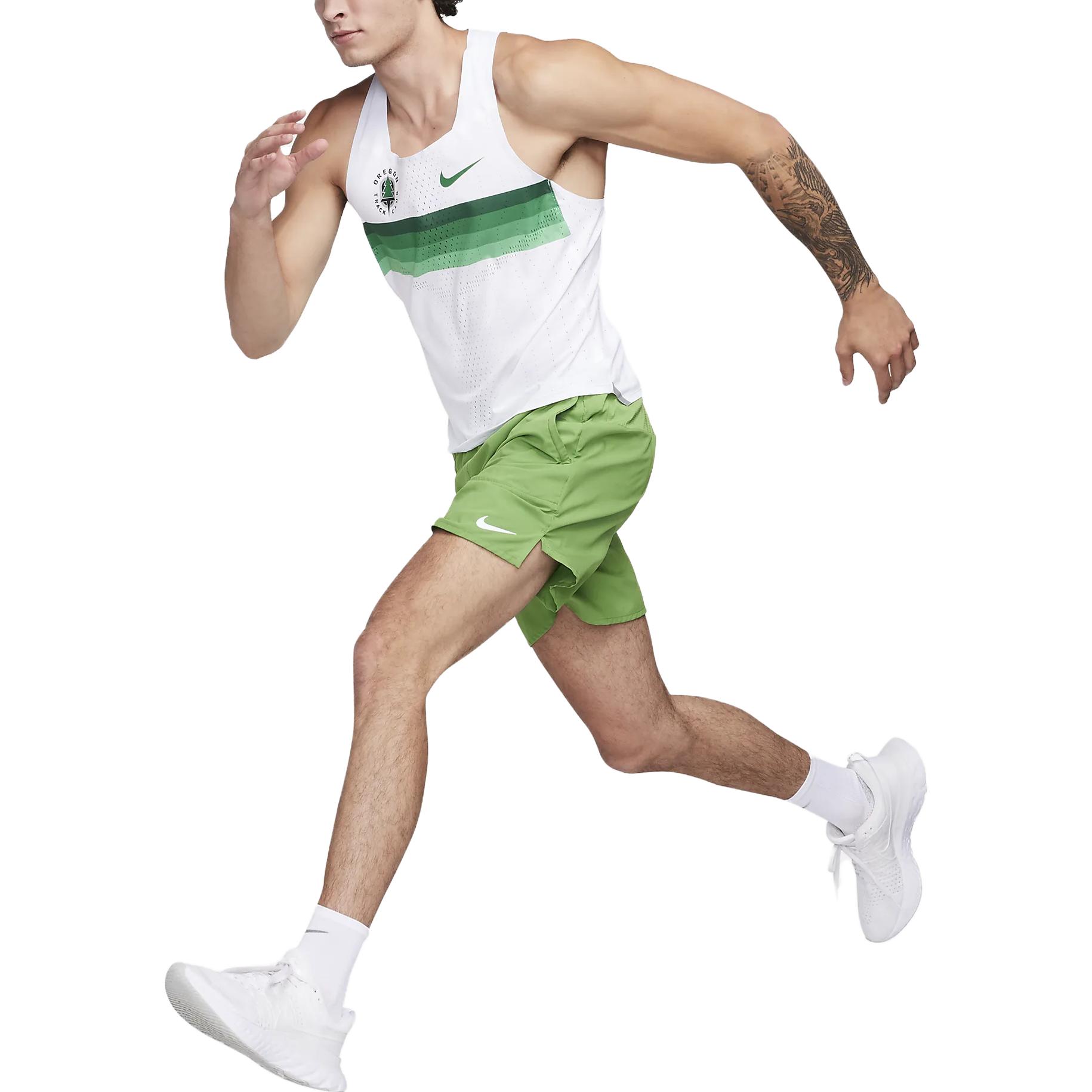 Shop 나이키 드라이-핏 ADV 오리건 트랙 클럽 에어로스위프트 로고 런닝 탱크 화이트 DR5812-100