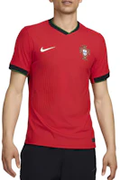 Shop Nike Dri-FIT ADV 葡萄牙 2024 主場球衣 大學紅/綠/藍色. FJ4262-657
