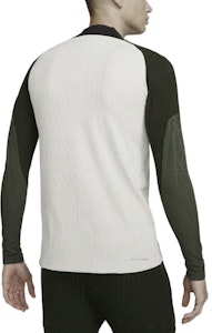 Nike Dri-Fit Barcelona 23/24 Camiseta Verde de Fútbol Manga Larga Half-Zip. DX2908-222 Purchase Nike Dri-Fit Barcelona 23/24 Camiseta Verde de Fútbol Manga Larga Half-Zip. DX2908-222