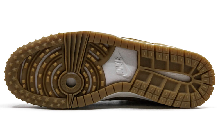 Shop 耐吉 DUNK CMFT WB '棕色' 805995-700