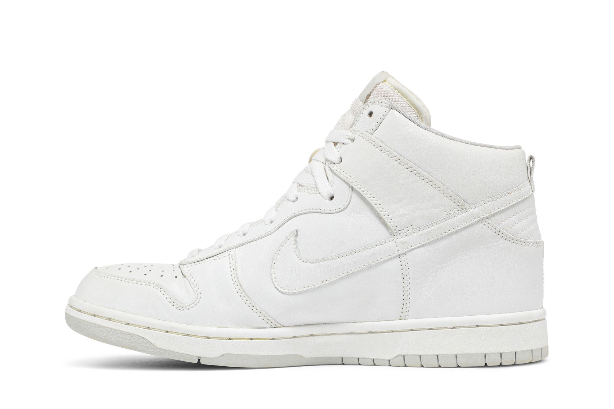 Lookbook Nike Dunk High 'Undefeated' BMB238M3