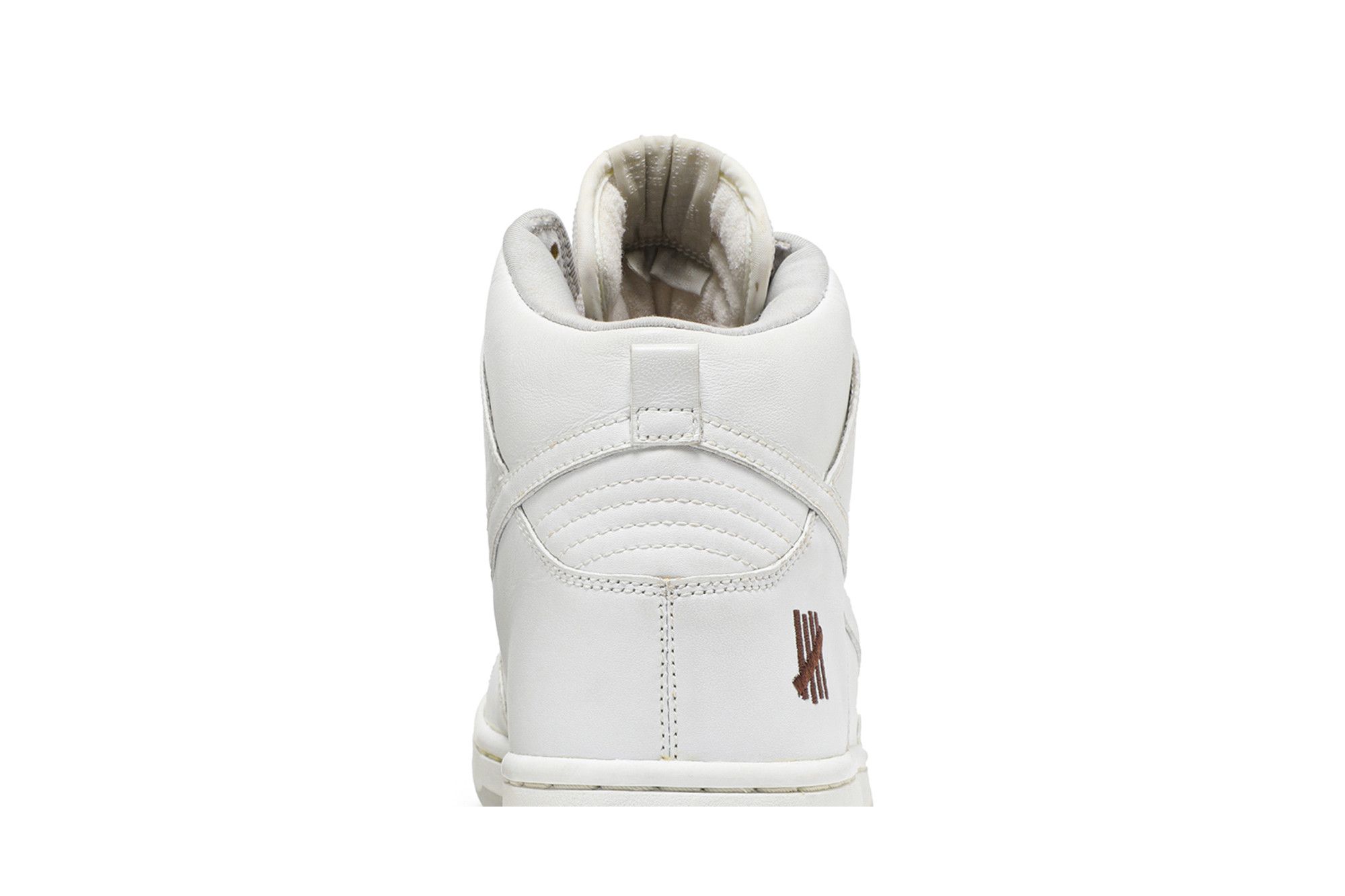 Sizing Nike Dunk High 'Undefeated' BMB238M3