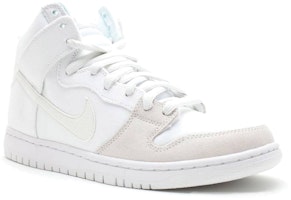 耐克Dunk High Pro SB '金属峰白' 305050-110 Lookbook 耐克Dunk High Pro SB '金属峰白' 305050-110