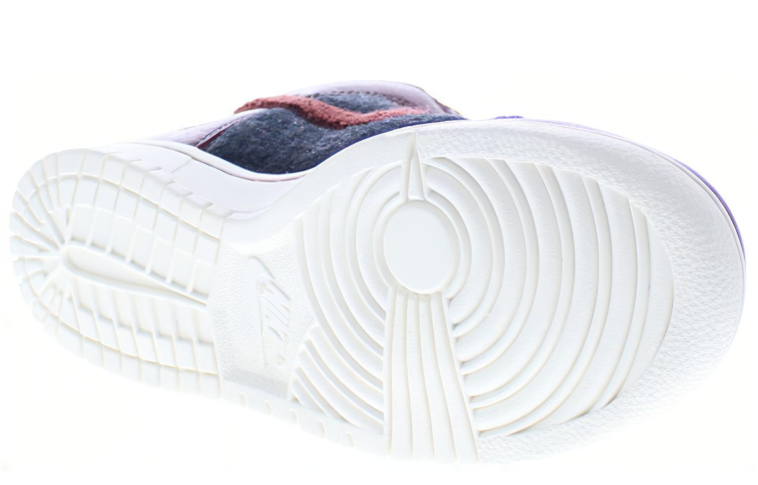 Shop 나이키 덩크 하이 슈프림 '디스트로이어' (43 characters) 318655-061