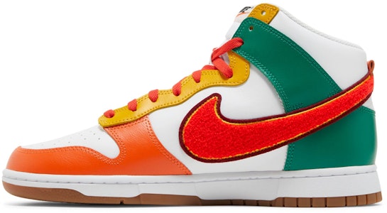 Nike Dunk High Universitas Chenille Swoosh '7-Eleven' DR8805-100 Lookbook Nike Dunk High Universitas Chenille Swoosh '7-Eleven' DR8805-100