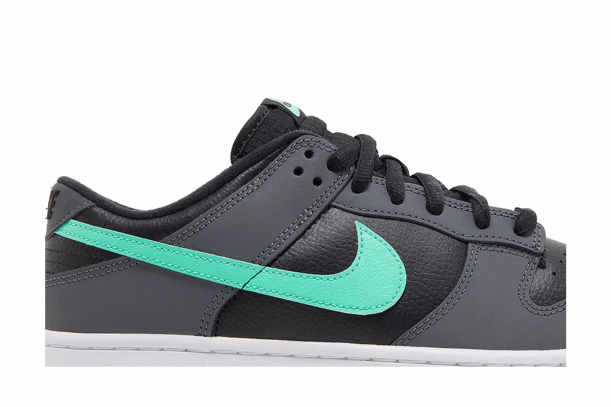 Nike Dunk Low 'Black Green Glow'