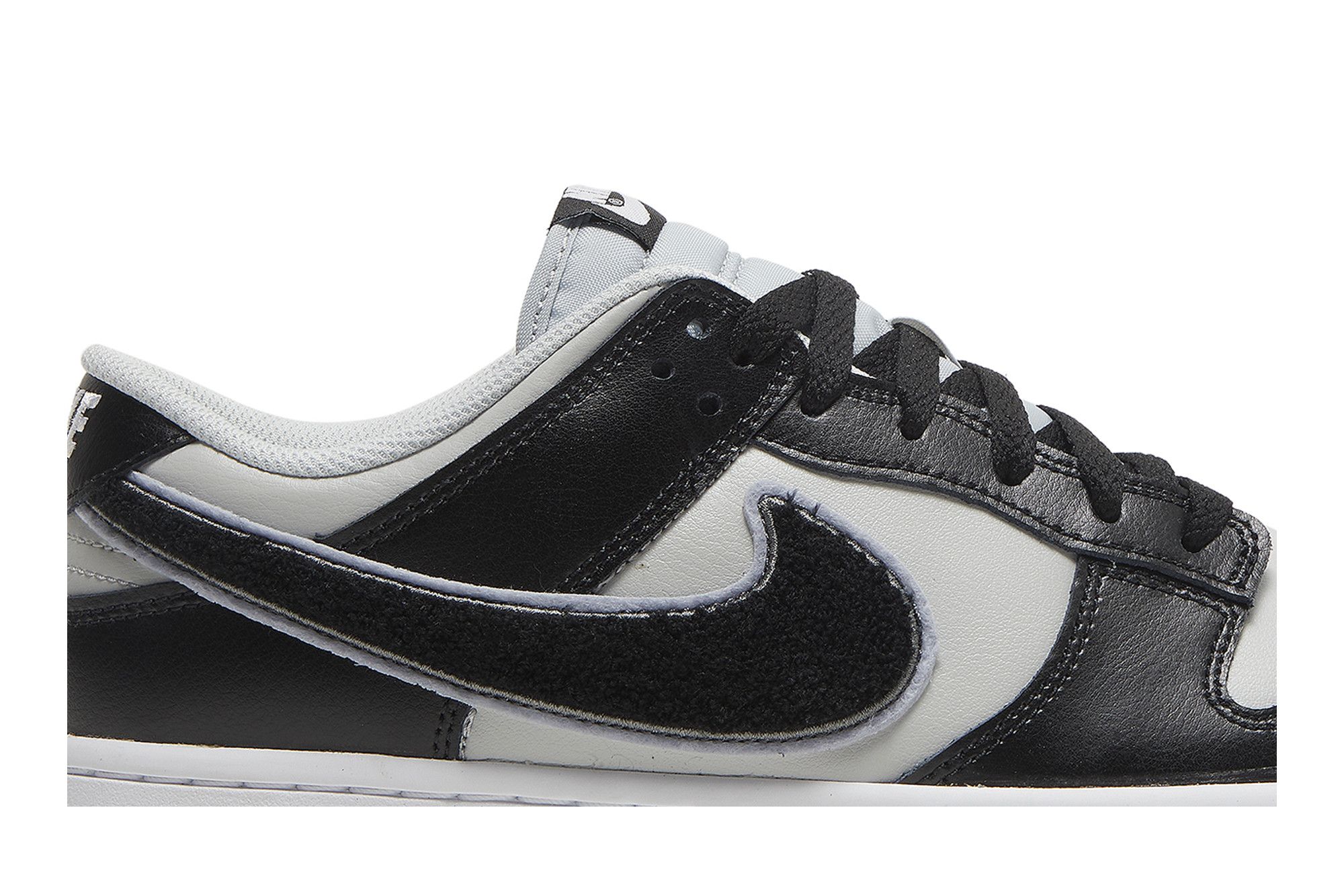 Lookbook Nike Dunk Low 'Chenille Swoosh' Zapatillas DQ7683-001