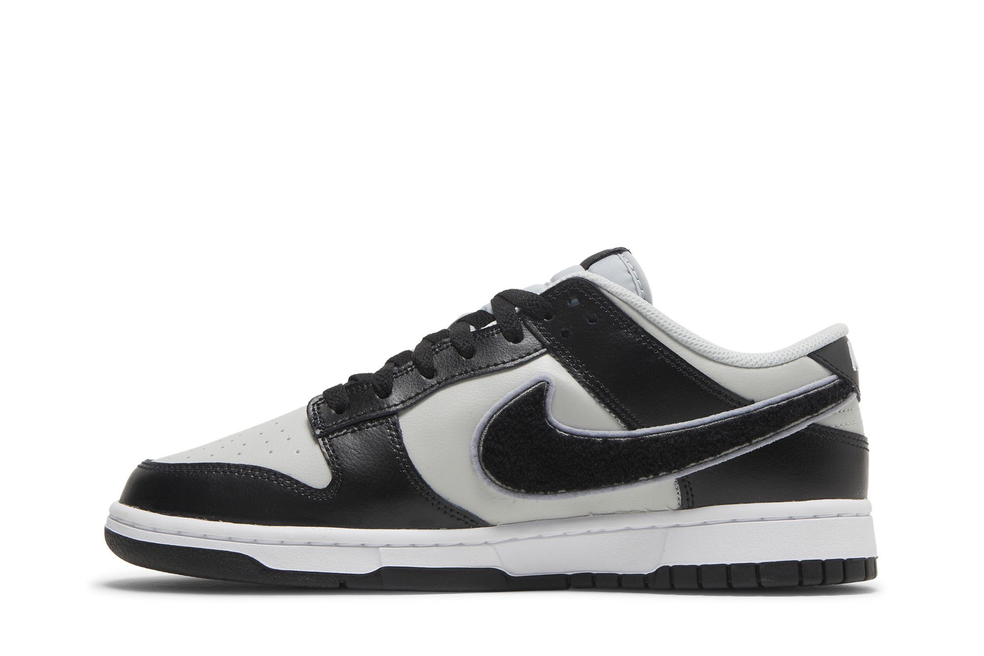 Shop Nike Dunk Low 'Chenille Swoosh' Zapatillas DQ7683-001