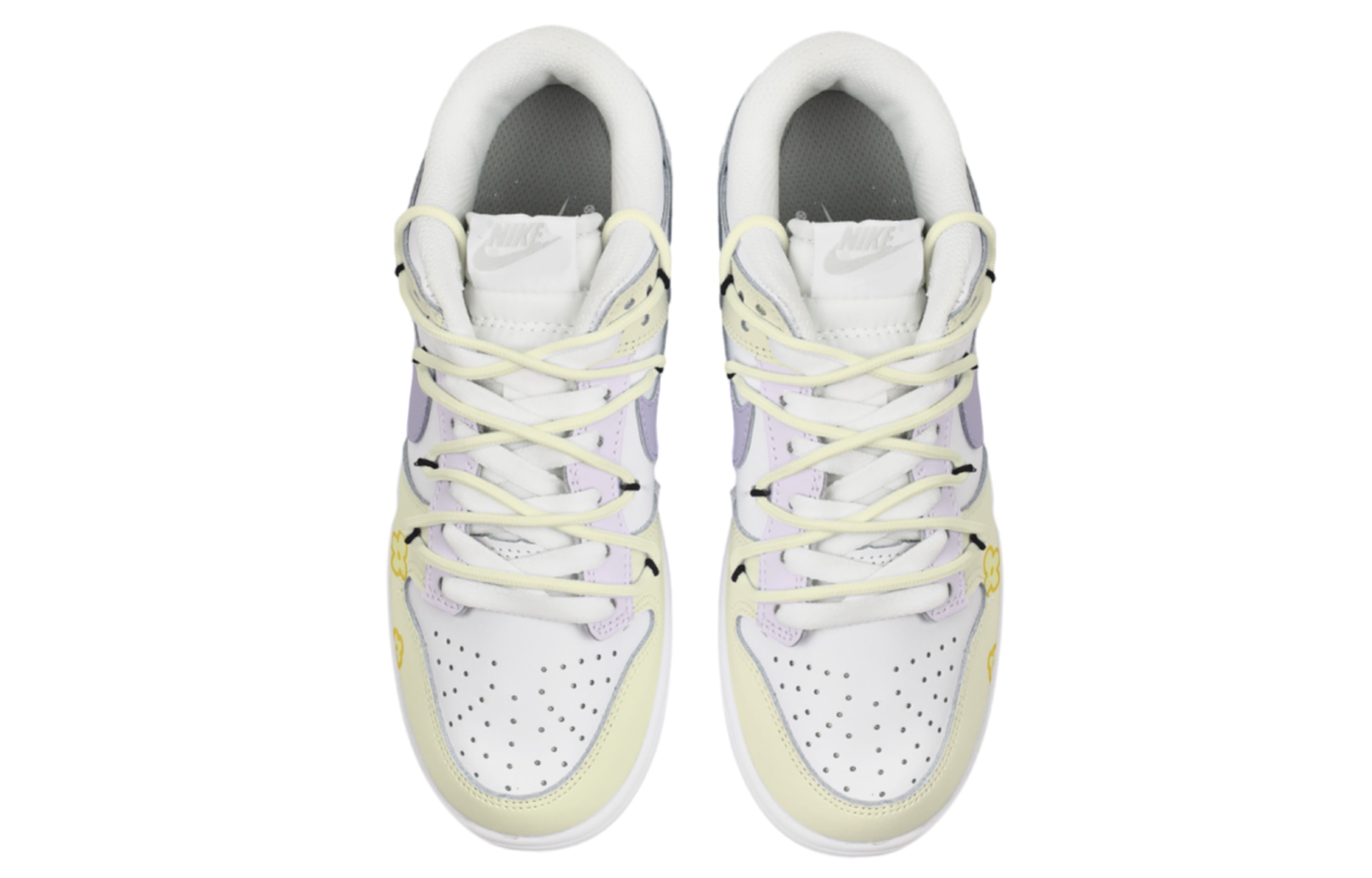 Shop ナイキ ダンク ロー "デイジーグラフィティ" DV0831-101-447844