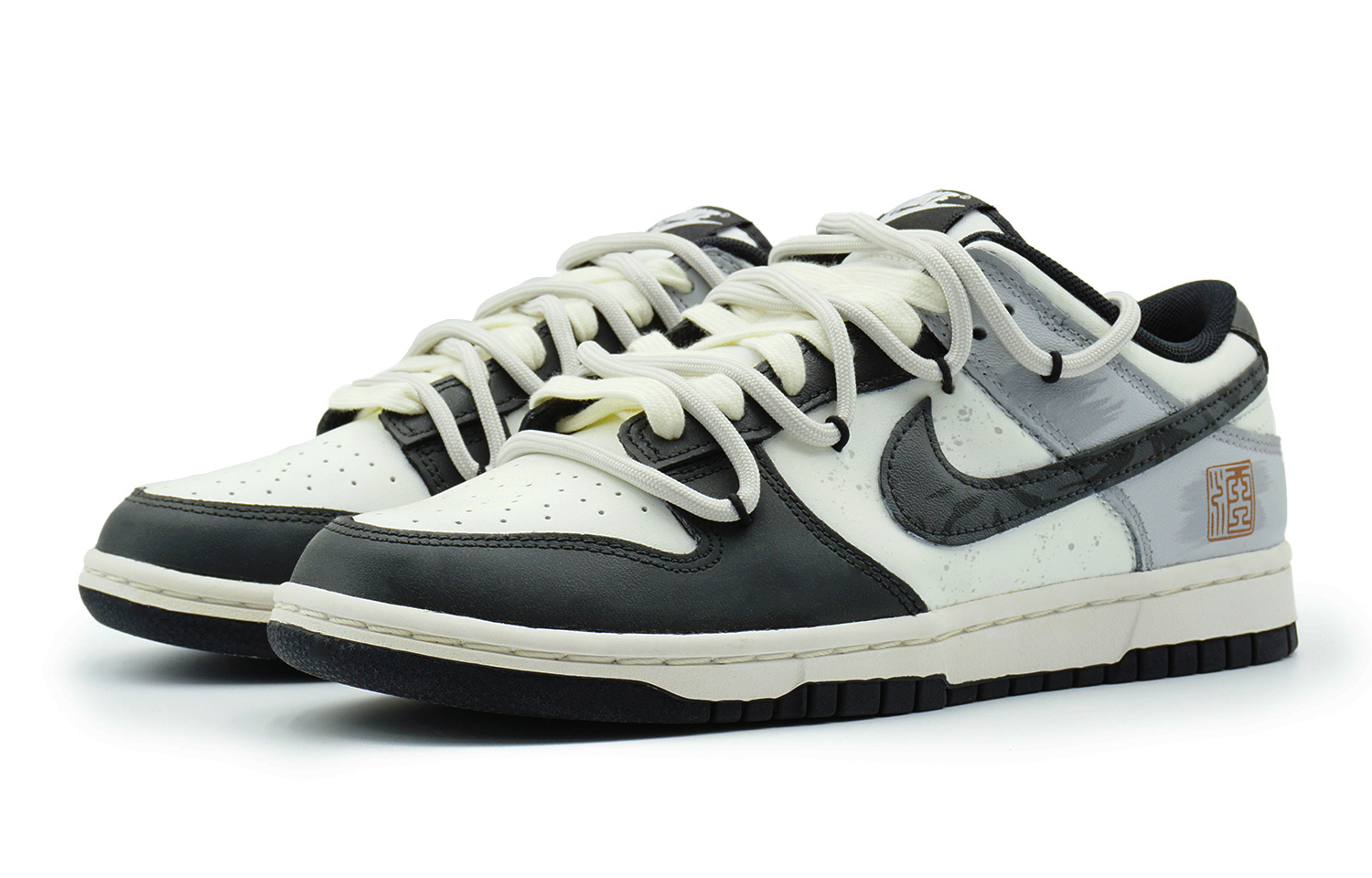 Lookbook 【定制球鞋】Nike Dunk Low 醉楓染墨 高街 黑豹 高級 穿搭戶外 解構熊貓 復古做舊 防滑耐磨 低幫 板鞋 GS 黑