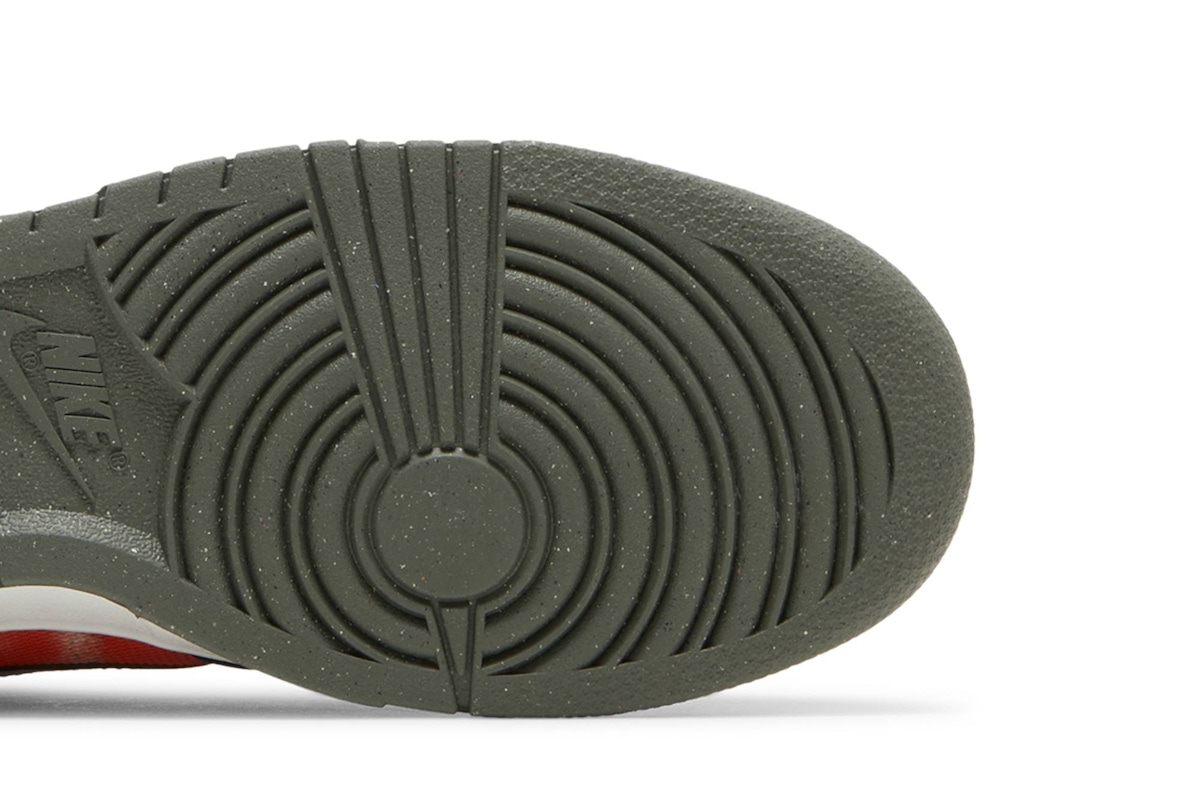 Nike Dunk Low 'Graffiti - Red'