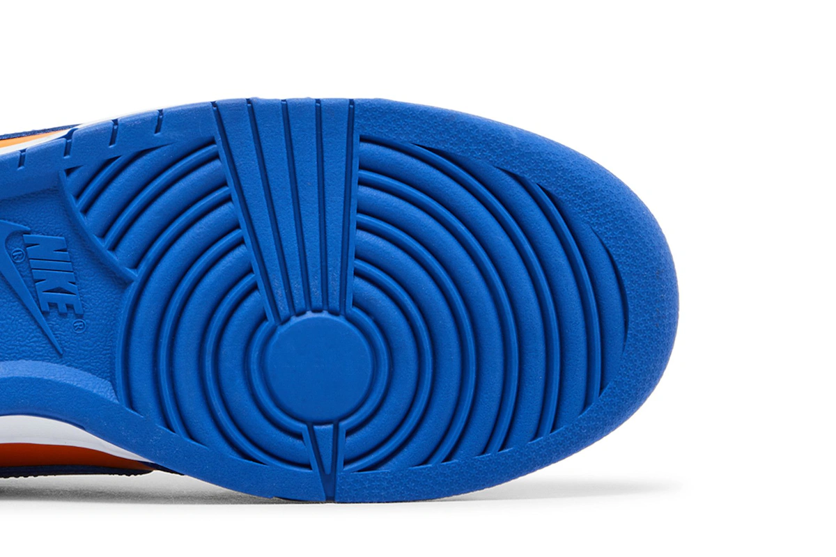 Nike Dunk Low 'Knicks'