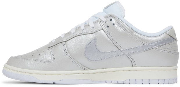 耐克Dunk Low '金属银' DX3197-095 Lookbook 耐克Dunk Low '金属银' DX3197-095